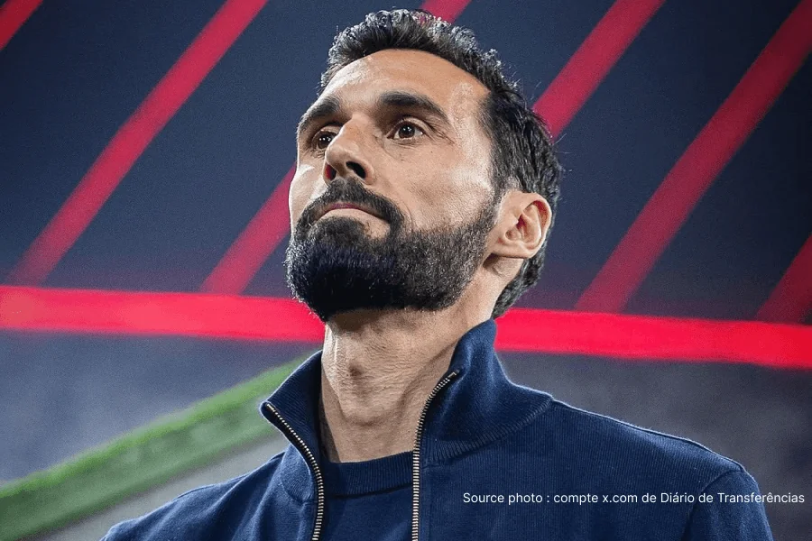 Álvaro Arbeloa treinador do Real Madrid em Valdebebas — criticado por sua falta de reação durante a altercação Valverde Tchouameni Real Madrid maio 2026