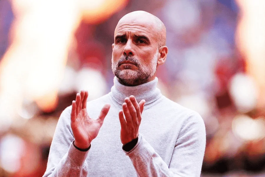 Pep Guardiola no banco durante a final da FA Cup Chelsea Manchester City em 16 de maio de 2026 em Wembley — três jogos em seis dias antes de Bournemouth Manchester City 19 de maio