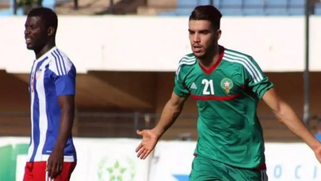 Walid Azarou, atacante marroquino do Ajman Club, prorroga seu contrato até 2028, maio de 2026