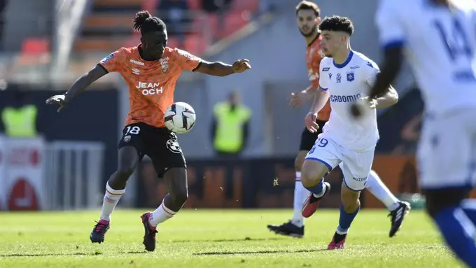 Bamo Meïté OM retorno Marseille maio 2026 — opção de compra Lorient 7-8 milhões de euros não exercida FC Lorient