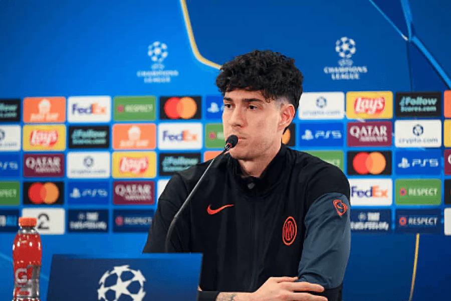 Bastoni Inter Milan defensor canhoto internacional azzurro Serie A 2026