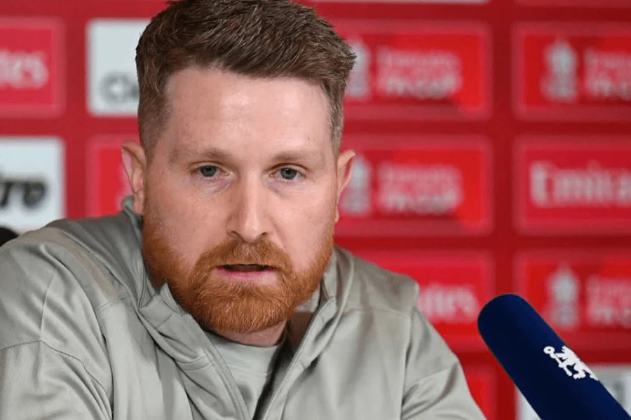 Callum McFarlane Chelsea treinador interino coletiva de imprensa 2026