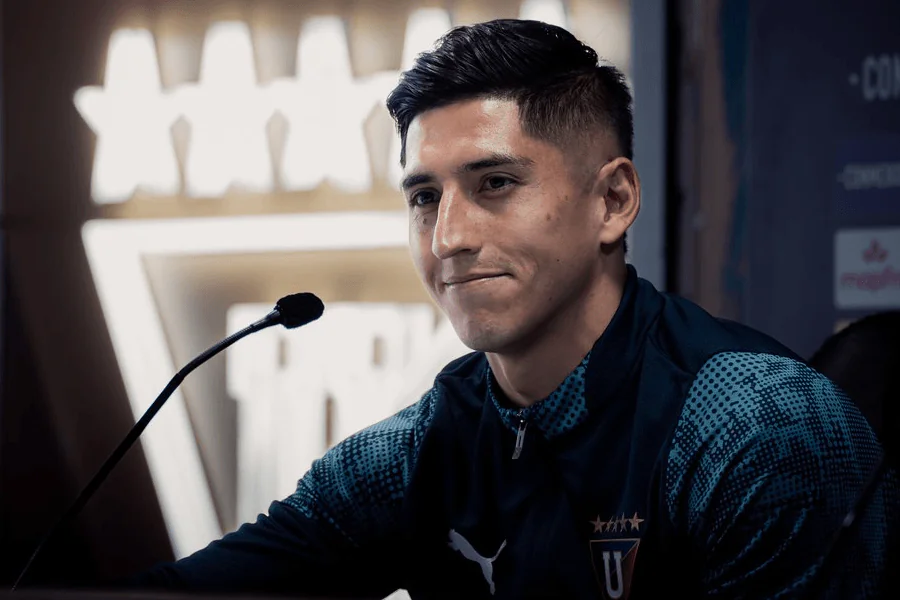 Fernando Cornejo celebra seu gol contra Lanús durante LDU Quito Copa Libertadores 2026 — 2-0 no Rodrigo Paz Delgado em 20 de maio