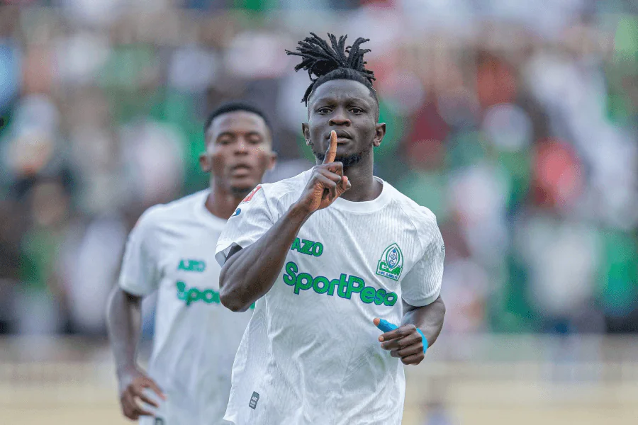 Jogadores do Gor Mahia celebram seu 22º título da FKF Premier League 2025-26 — cerimônia de coroação no Nyayo National Stadium Nairobi em 31 de maio de 2026, mesmo dia que AFC Leopards Bidco United