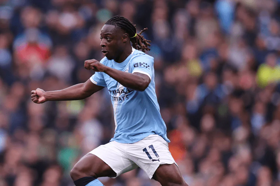 Jérémy Doku celebra seu gol durante Manchester City Brentford 3-0 em 9 de maio de 2026 – Etihad Stadium Premier League