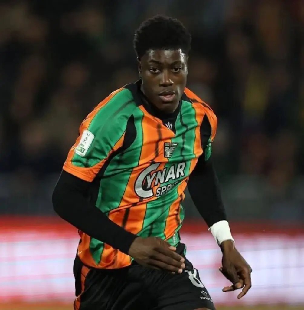 Issa Doumbia, meio-campista italo-ivoriano do Venezia FC, acordo com o Sporting CP até 2031, transferência maio 2026