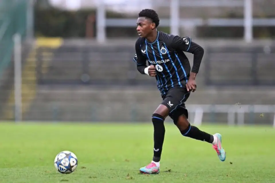 Jesse Bisiwu atacante belgo-ghanense Club Bruges 18 anos alvo do FC Barcelona e Deco mercado 2026