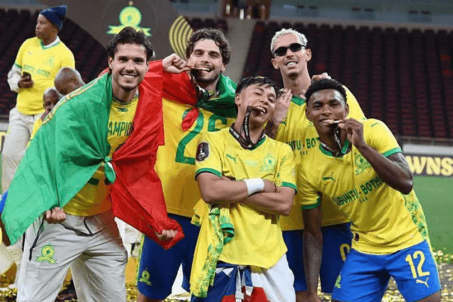 Desfile dos campeões Mamelodi Sundowns na Church Square Pretoria em 27 de maio de 2026 após a vitória na CAF Champions League – Cardoso Sundowns Leipzig 29 maio