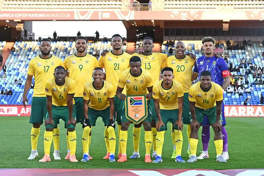 Teboho Mokoena Sundowns em ação no Loftus Versfeld Stadium de Pretória durante a temporada 2025/26 — alvo de uma oferta europeia em janeiro de 2026