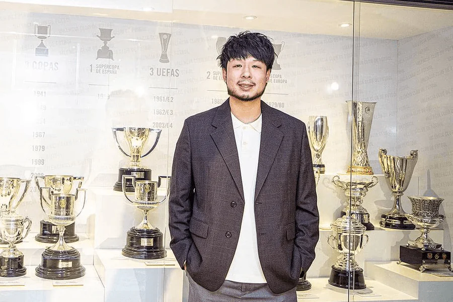 Kiat Lim presidente Valencia CF durante sua terceira visita a Mestalla em maio de 2026 antes do jogo Valencia Rayo Vallecano