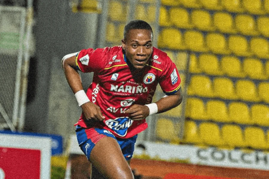 Yoshan Valois de Lanús marca o gol argentino durante LDU Quito Lanús Copa Libertadores 21 de maio — Grupo G 2026