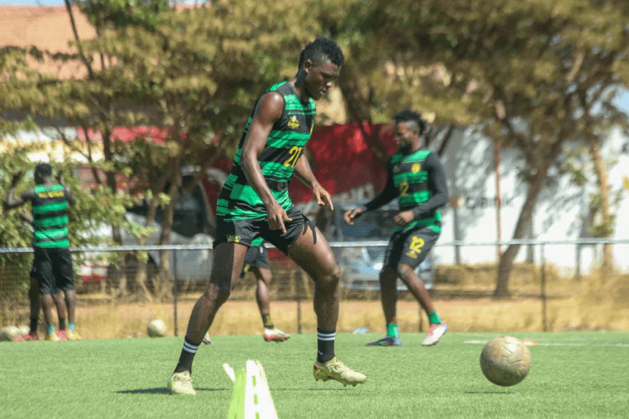 Jogadores da AS Maniema Union durante a partida em Kamalondo em 7 de junho de 2026 – incidentes relatados após a derrota por 2-1 contra o TP Mazembe na Linafoot