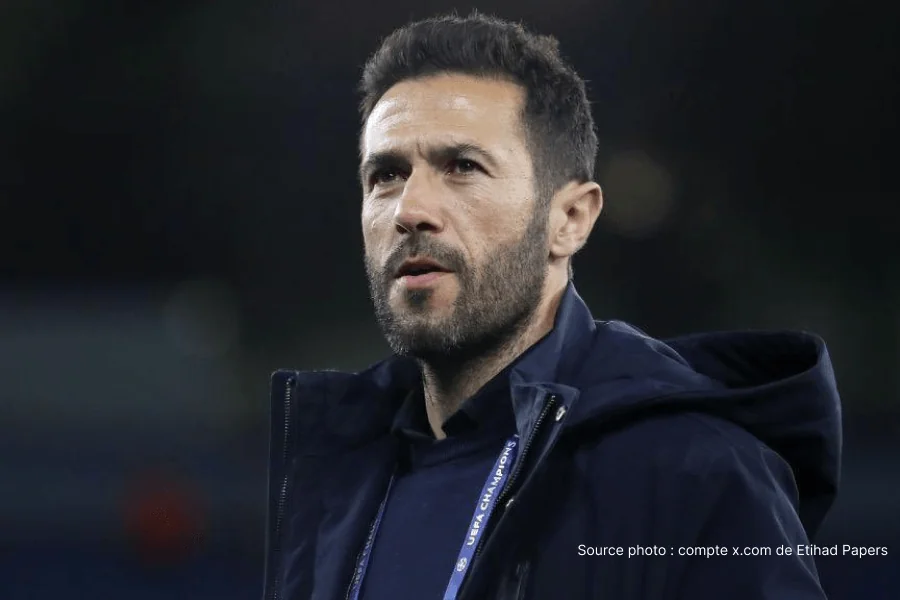 Hugo Viana diretor esportivo Manchester City e Enzo Maresca planejam o mercado de verão de 2026 no Etihad Stadium