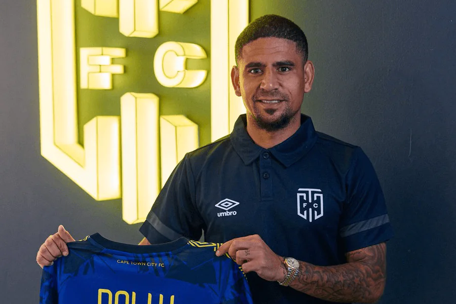 Keagan Dolly Cape Town City durante o play-off 10 de junho de 2026 contra Magesi FC — entrou aos 70 minutos para tentar reverter o placar 1-1