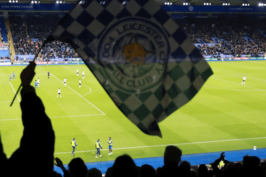 Leicester City King Power Stadium rebaixamento League One verão de 2026 — venda de Jeremy Monga estimada entre 10 e 15 milhões de libras esterlinas